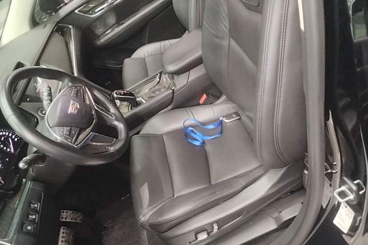 Used Cadillac XT5 2018 25T Luxury Model Left Front Seat