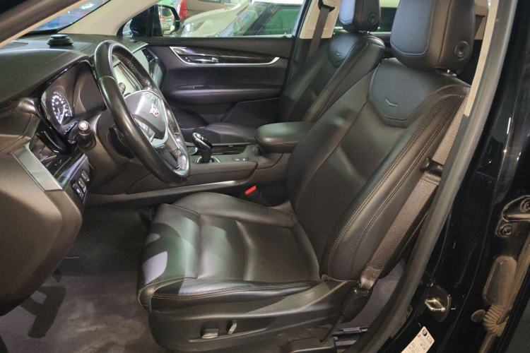 Used Cadillac XT5 2018 25T Luxury Model Left Front Seat