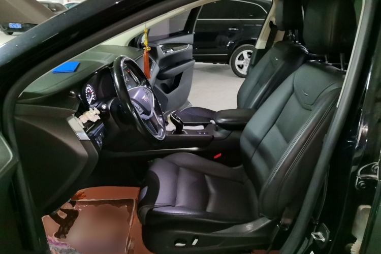 Used Cadillac XT5 2018 25T Luxury Model Left Front Seat