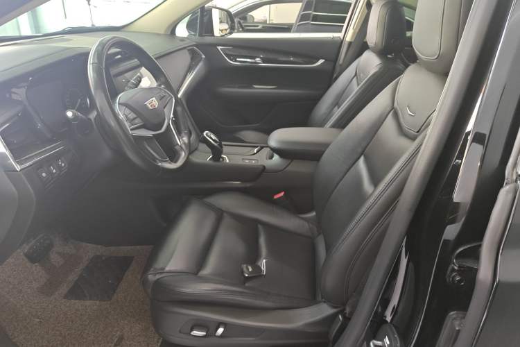 Used Cadillac XT5 2018 25T Luxury Model Left Front Seat