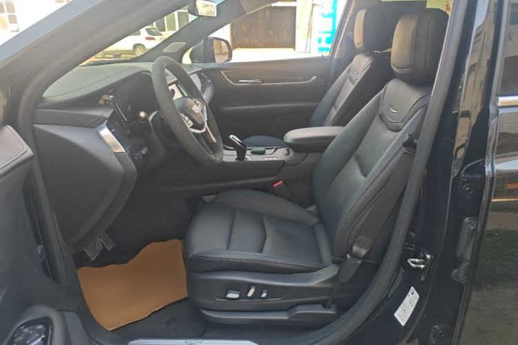 Used Cadillac XT5 2018 28T Four-Wheel Drive Luxury Model Left Front Seat