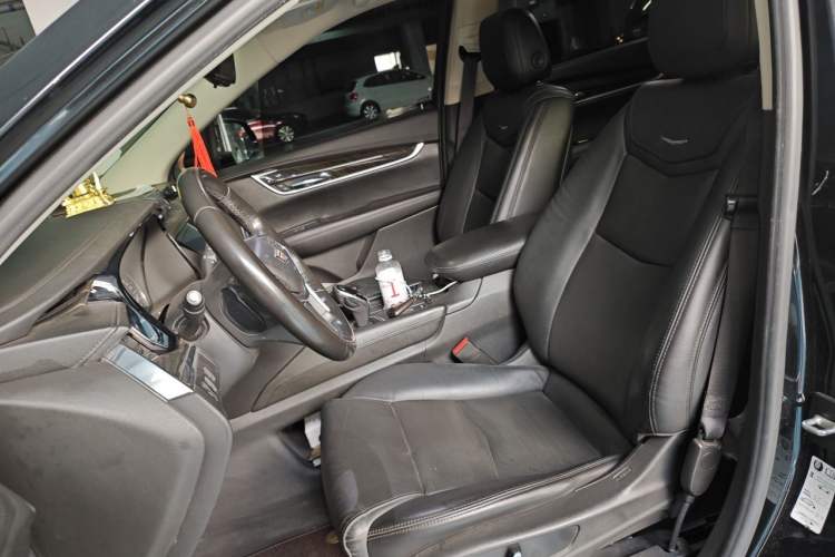 Used Cadillac XT5 2018 25T Luxury Model Left Front Seat