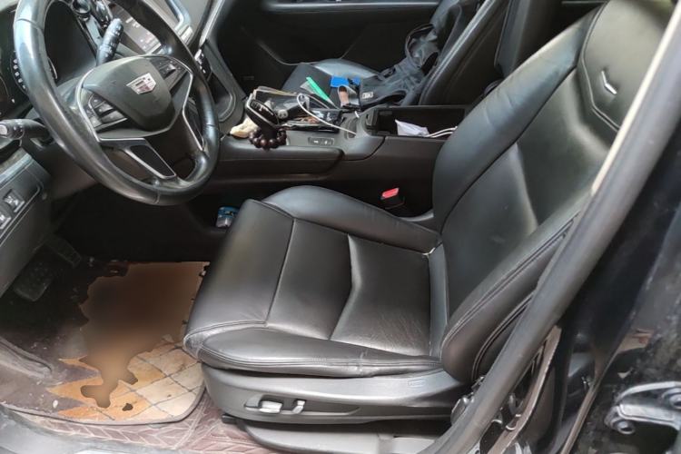 Used Cadillac XT5 2018 25T Luxury Model Left Front Seat