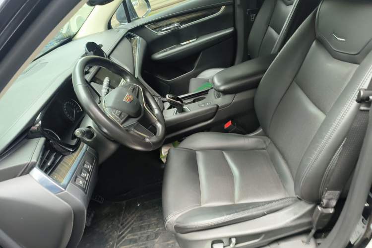 Used Cadillac XT5 2018 25T Luxury Model Left Front Seat