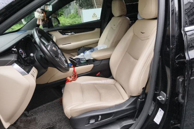 Used Cadillac XT5 2018 25T Luxury Model Left Front Seat