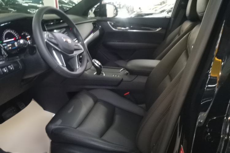 Used Cadillac XT5 2018 28E Four-Wheel Drive Tech Version Left Front Seat