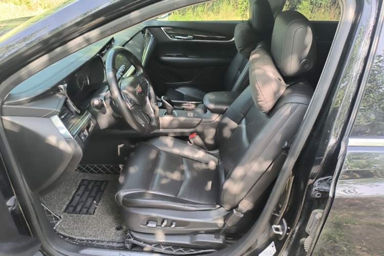 Used Cadillac XT5 2018 28T Four-Wheel Drive Luxury Model Left Front Seat