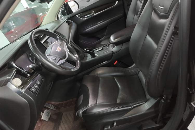 Used Cadillac XT5 2018 25T Luxury Model Left Front Seat