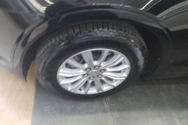 Used Cadillac XT5 2018 28E Four-Wheel Drive Tech Version Left Front Wheel Hub