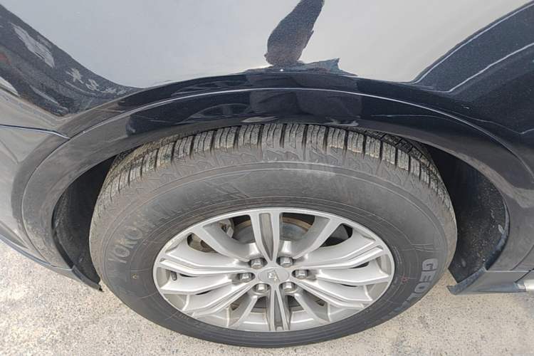 Used Cadillac XT5 2018 28T Four-Wheel Drive Luxury Model Left Front Wheel Hub