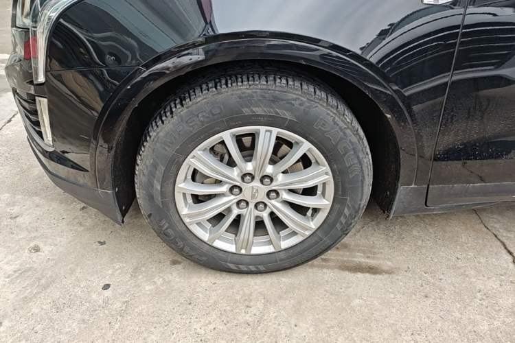 Used Cadillac XT5 2018 28E Four-Wheel Drive Tech Version Left Front Wheel Hub