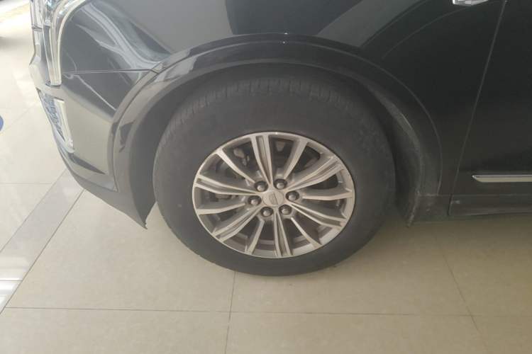 Used Cadillac XT5 2018 25T Luxury Model Left Front Wheel Hub