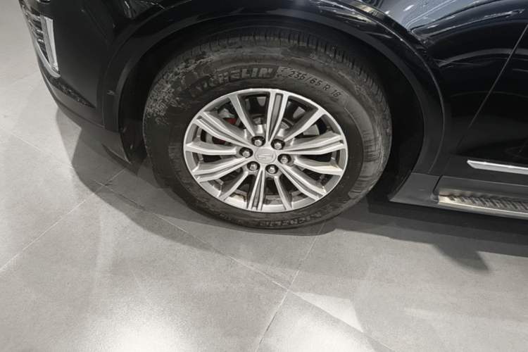 Used Cadillac XT5 2018 25T Luxury Model Left Front Wheel Hub