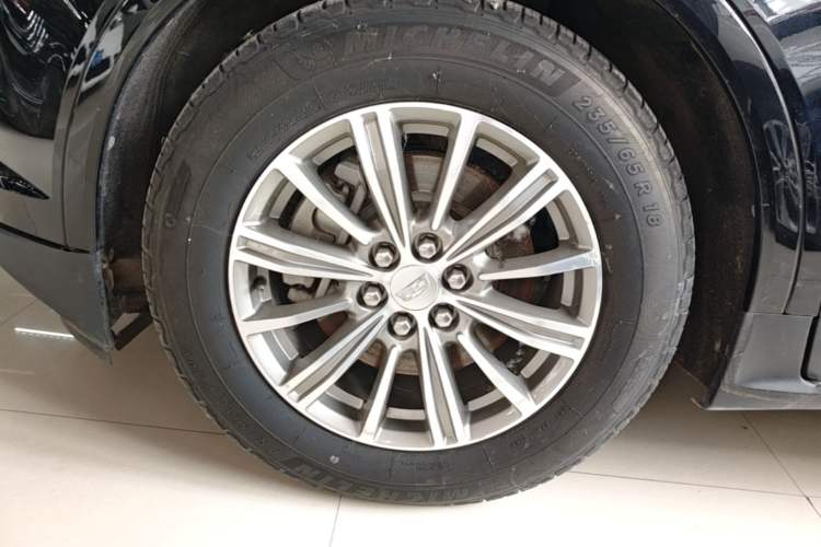 Used Cadillac XT5 2018 25T Luxury Model Left Front Wheel Hub