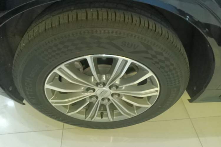 Used Cadillac XT5 2018 25T Luxury Model Left Front Wheel Hub