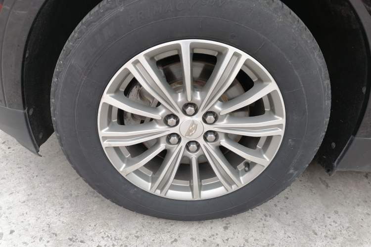 Used Cadillac XT5 2018 28T Four-Wheel Drive Luxury Model Left Front Wheel Hub