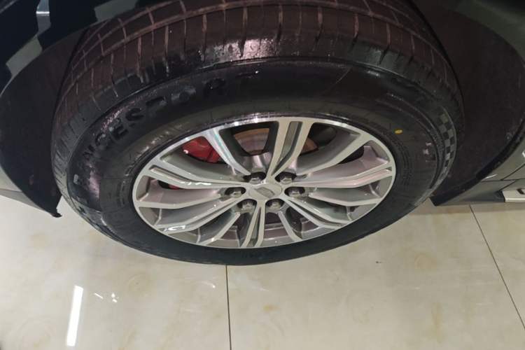 Used Cadillac XT5 2018 25T Luxury Model Left Front Wheel Hub