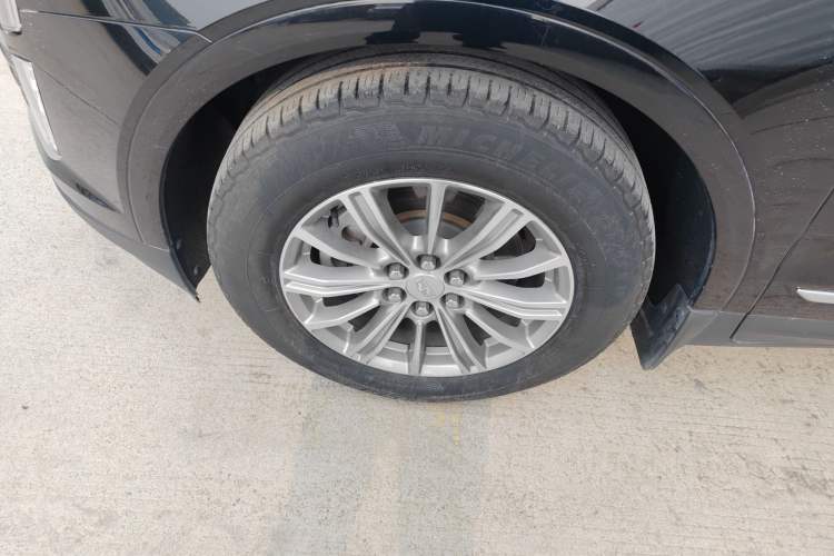 Used Cadillac XT5 2018 28T Four-Wheel Drive Luxury Model Left Front Wheel Hub