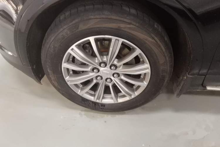 Used Cadillac XT5 2018 28T Four-Wheel Drive Luxury Model Left Front Wheel Hub