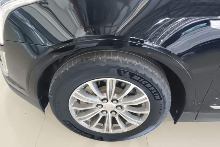 Used Cadillac XT5 2018 25T Luxury Model Left Front Wheel Hub