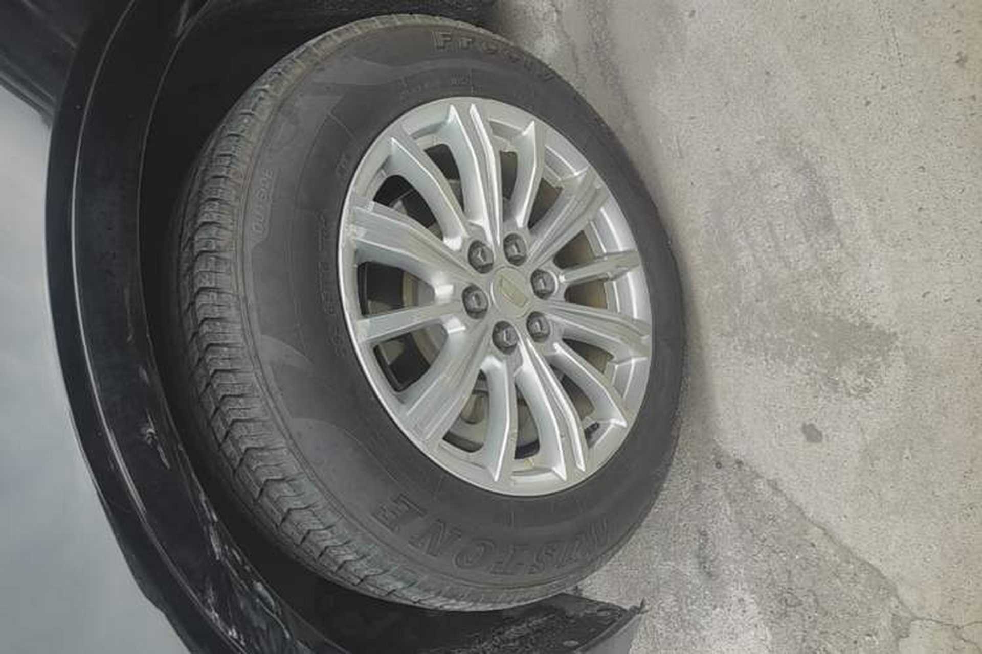 Used Cadillac XT5 2018 28E Four-Wheel Drive Tech Version Left Front Wheel Hub