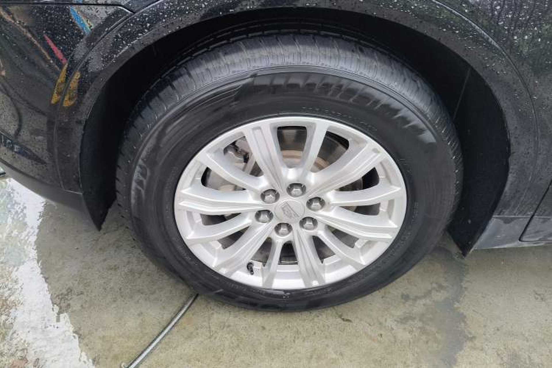 Used Cadillac XT5 2018 28E Four-Wheel Drive Tech Version Left Front Wheel Hub