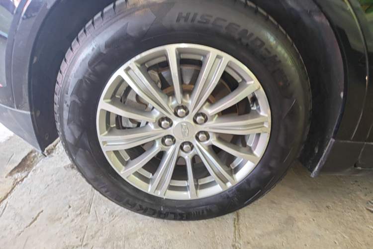 Used Cadillac XT5 2018 25T Luxury Model Left Front Wheel Hub