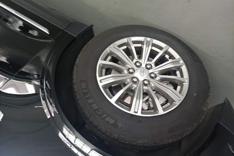 Used Cadillac XT5 2018 28T Four-Wheel Drive Luxury Model Left Front Wheel Hub