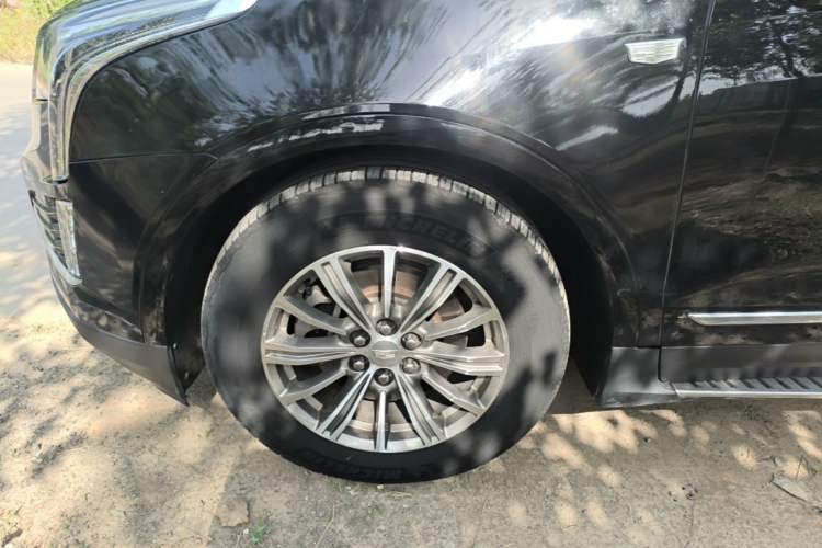 Used Cadillac XT5 2018 28T Four-Wheel Drive Luxury Model Left Front Wheel Hub