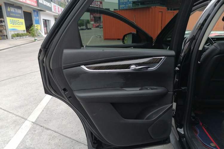 Used Cadillac XT5 2018 28T Four-Wheel Drive Luxury Model Left Rear Door Interior