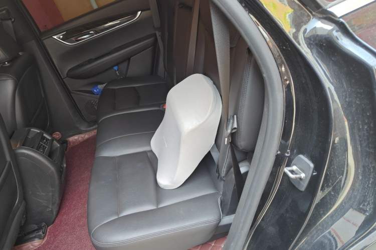 Used Cadillac XT5 2018 28E Four-Wheel Drive Tech Version Left Rear Seat
