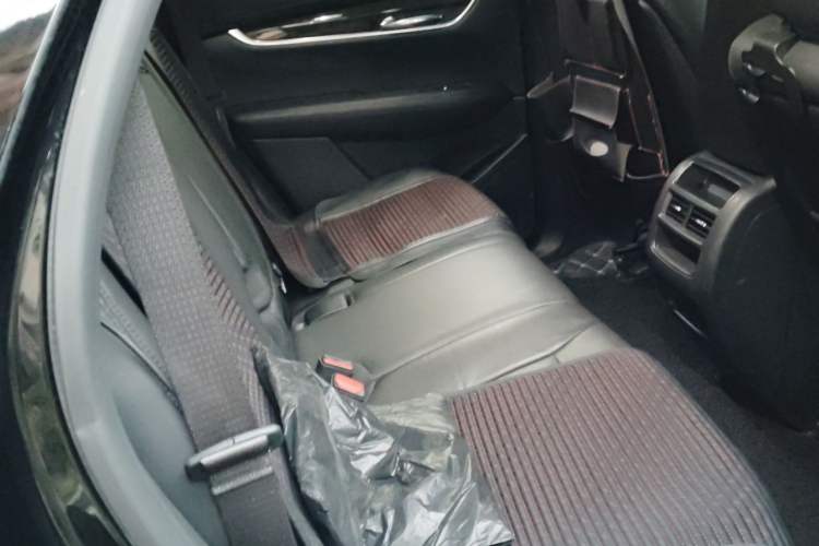 Used Cadillac XT5 2018 25T Luxury Model Left Rear Seat
