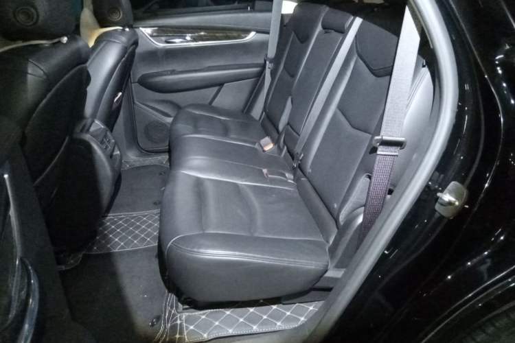 Used Cadillac XT5 2018 25T Luxury Model Left Rear Seat
