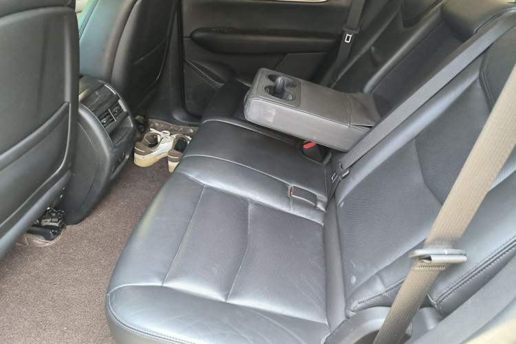 Used Cadillac XT5 2018 25T Luxury Model Left Rear Seat