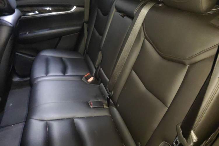 Used Cadillac XT5 2018 28E Four-Wheel Drive Tech Version Left Rear Seat