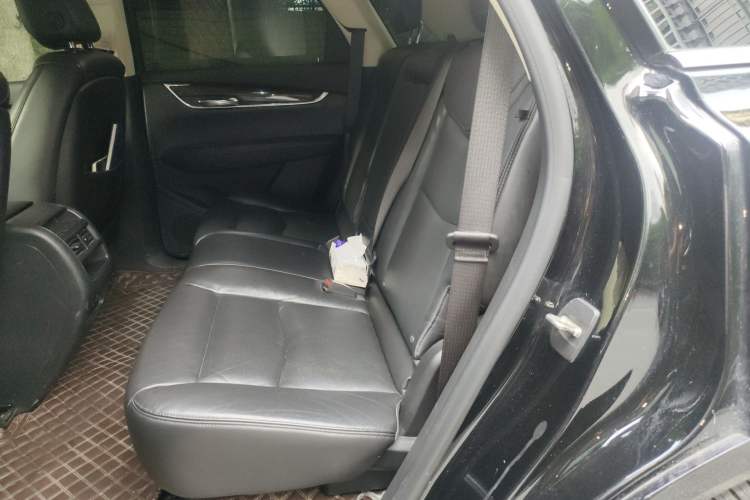 Used Cadillac XT5 2018 25T Luxury Model Left Rear Seat