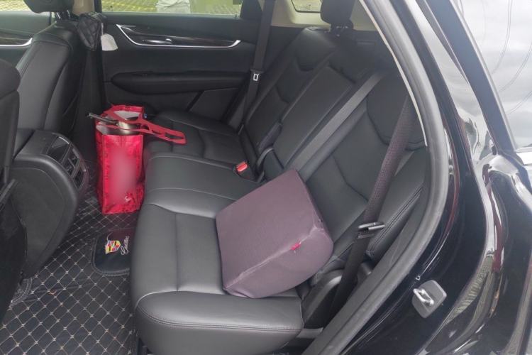 Used Cadillac XT5 2018 25T Luxury Model Left Rear Seat