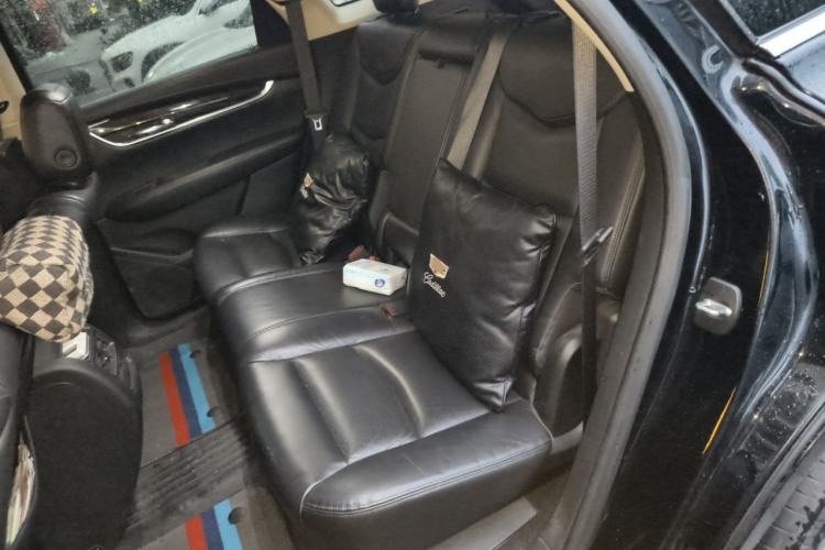 Used Cadillac XT5 2018 25T Luxury Model Left Rear Seat