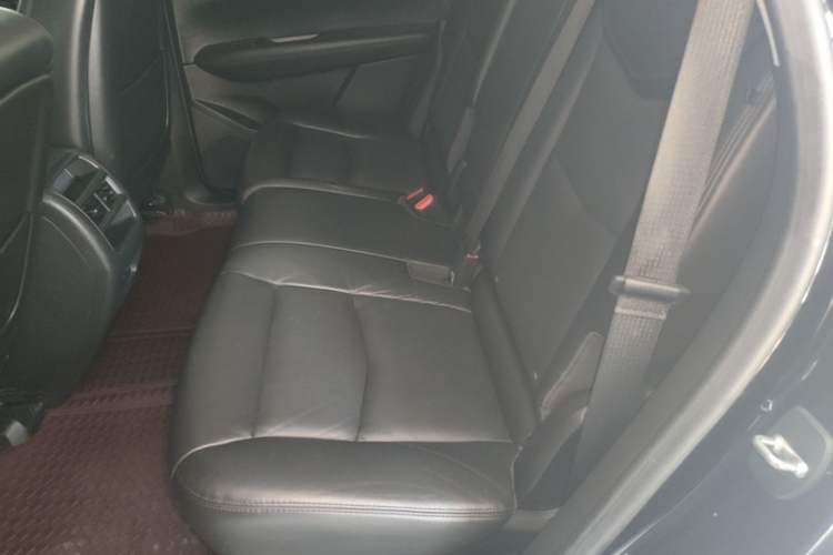 Used Cadillac XT5 2018 25T Luxury Model Left Rear Seat