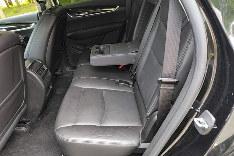 Used Cadillac XT5 2018 25T Luxury Model Left Rear Seat