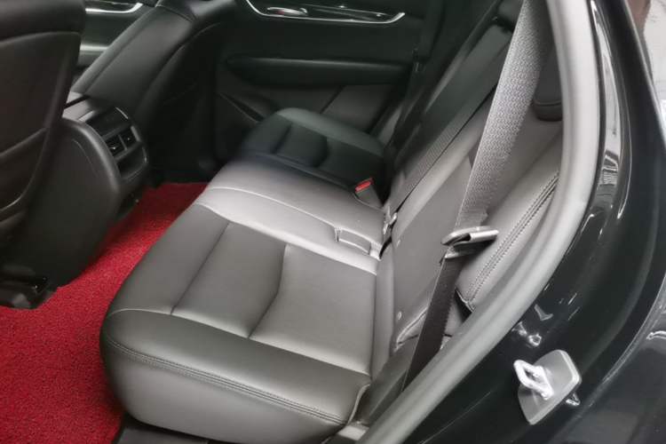 Used Cadillac XT5 2018 28E Four-Wheel Drive Tech Version Left Rear Seat