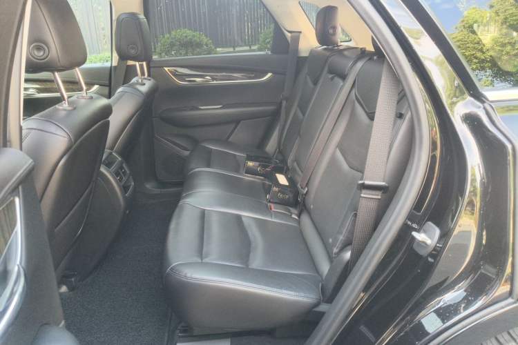Used Cadillac XT5 2018 25T Luxury Model Left Rear Seat