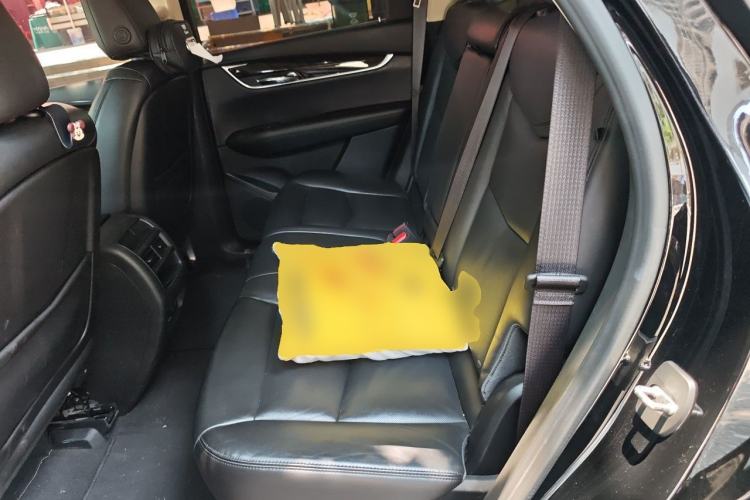 Used Cadillac XT5 2018 28T Four-Wheel Drive Luxury Model Left Rear Seat