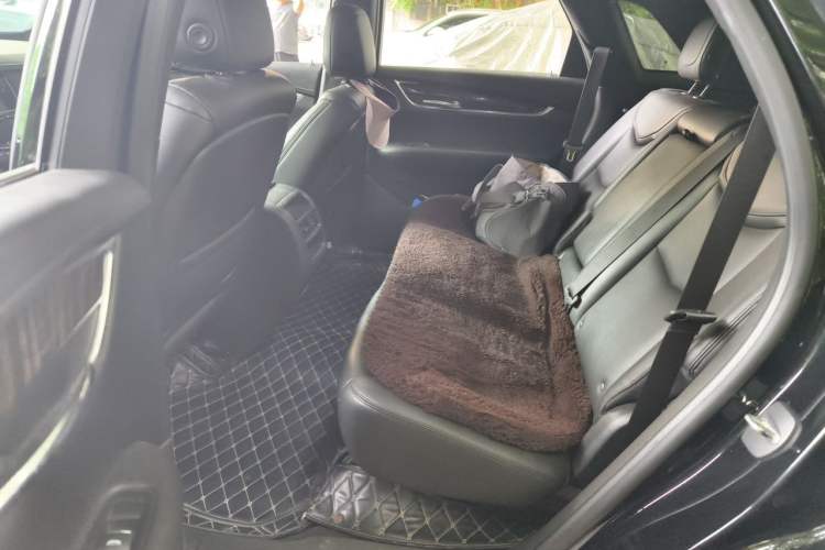 Used Cadillac XT5 2018 25T Tech Model Left Rear Seat
