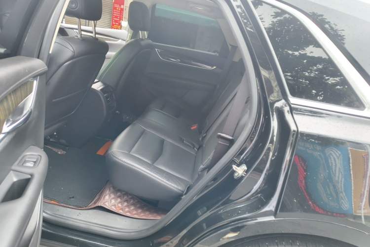 Used Cadillac XT5 2018 25T Luxury Model Left Rear Seat