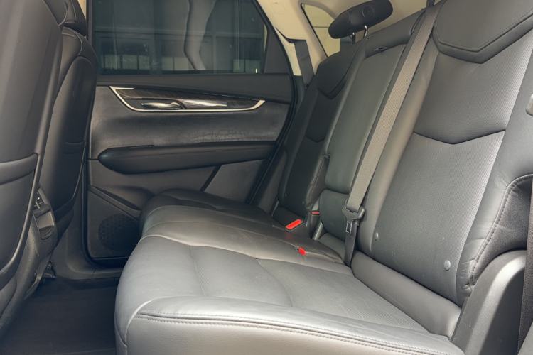Used Cadillac XT5 2018 25T Luxury Model Left Rear Seat