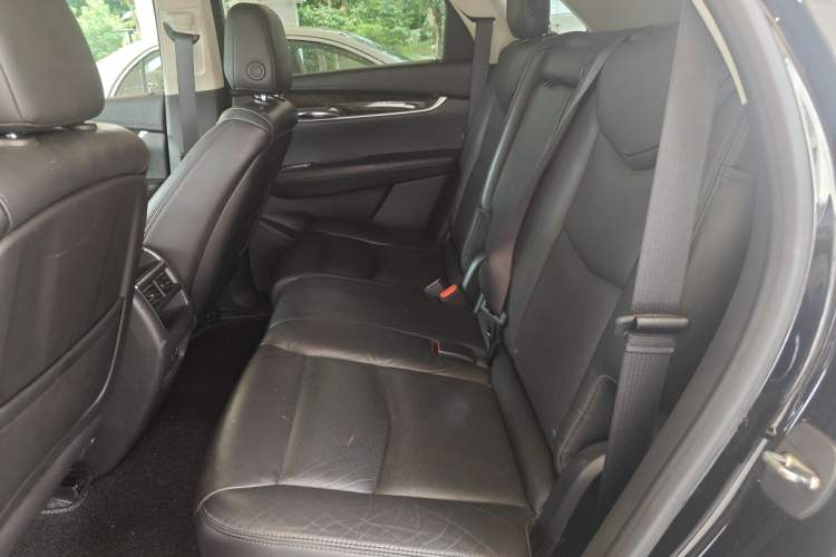 Used Cadillac XT5 2018 25T Luxury Model Left Rear Seat