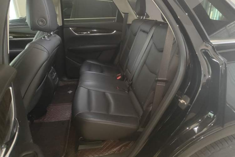 Used Cadillac XT5 2018 25T Luxury Model Left Rear Seat