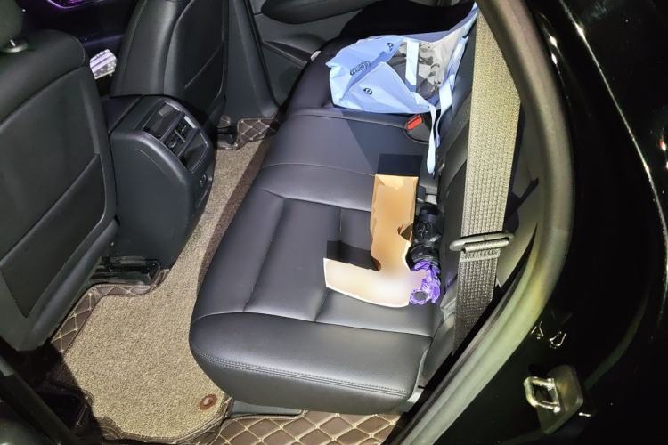 Used Cadillac XT5 2018 28E Four-Wheel Drive Tech Version Left Rear Seat