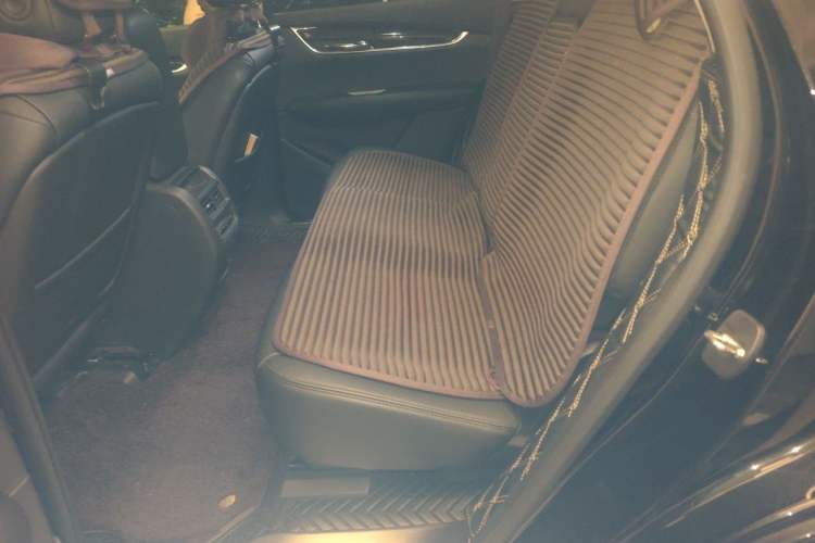 Used Cadillac XT5 2018 25T Luxury Model Left Rear Seat